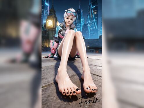 Tracer shows her new pedicure