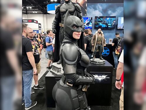 Bat Woman Sucking Massive Cock