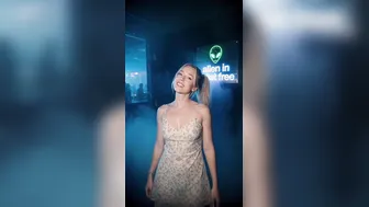 Alien Toilets Cuckold