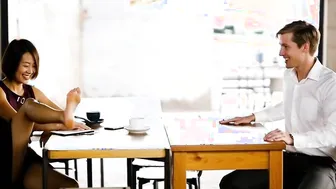 asian women shrinks her husband